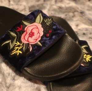 Velvet floral slides